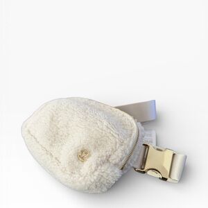 NWT Lululemon Small Sherpa Fanny Pack Cream Fleece
